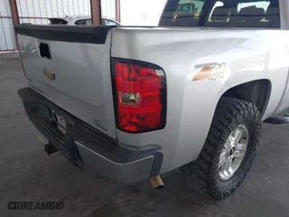 2010 Chevrolet Silverado 1500 LT with VIN 3GCRKSE31AG258718, listed as a IAAI auction lot 42061306 with 220,656 mi miles. Bid and sale history available at carsss.com. Image 18.