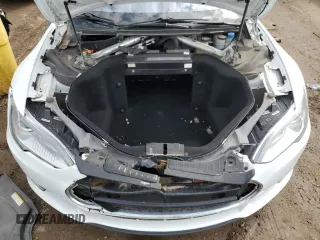 2013 Tesla Model S with VIN 5YJSA1CG1DFP22301, listed as a Copart auction lot 47323125 with 120,834 mi miles and Clean Title. Bid and sale history available at carsss.com. Image 11.