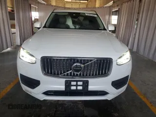 2022 Volvo XC90 Momentum with VIN YV4102PK4N1836707, listed as a Copart auction lot 49228025 with 33,754 mi miles and Clean Title. Bid and sale history available at carsss.com. Image 5.