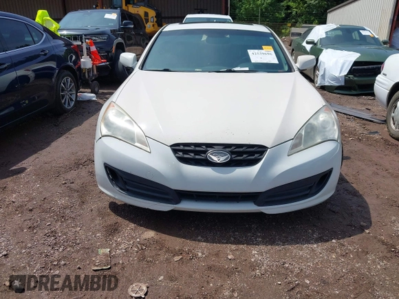 2010 Hyundai Genesis Coupe with VIN KMHHT6KD3AU033898, listed as a IAAI auction lot 42539696 with 209,175 mi miles and . Bid and sale history available at DreamBid. Image 6.