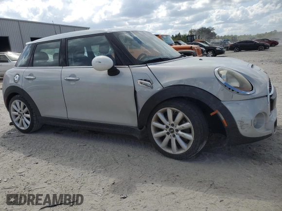 2016 MINI Hardtop 4 Door S z VIN WMWXU3C51G2D28635, wystawiony jako Copart lot #50839805 z przebiegiem 76 274 mil mil oraz Szkoda całkowita • Salvage title. Historia ofert i sprzedaży dostępna na DreamBid. Obrazek 4.