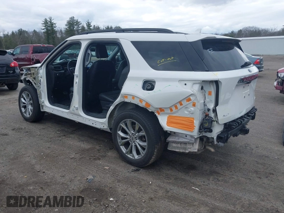 2022 Ford Explorer XLT with VIN 1FMSK8DH9NGA82810, listed as a IAAI auction lot 41868008 with 37,832 mi miles and . Bid and sale history available at DreamBid. Image 3.