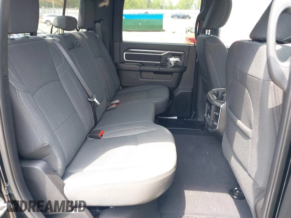 2024 Ram 2500 Big Horn с VIN 3C6UR5DL5RG205340, выставлен на аукционе IAAI как лот 39291590 с пробегом 15 миль миль и . История ставок и продаж доступна на DreamBid. Изображение 8.