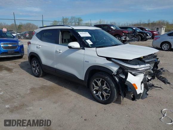 2023 Kia Seltos EX z VIN KNDERCAA3P7459805, wystawiony jako IAAI lot #42192832 z przebiegiem 11 833 mil mil oraz . Historia ofert i sprzedaży dostępna na DreamBid. Obrazek 1.
