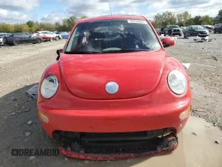 2004 Volkswagen New Beetle Coupe GLS with VIN 3VWCR31CX4M409068, listed as a Copart auction lot 76234984 with 247,316 mi miles and Salvage Title. Bid and sale history available at carsss.com. Image 5.