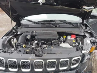 2023 Jeep Compass Latitude z VIN 3C4NJDBN4PT538846, wystawiony jako IAAI lot #41692514 z przebiegiem 13 057 mil mil oraz . Historia ofert i sprzedaży dostępna na DreamBid. Obrazek 10.