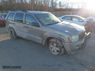 2005 Jeep Grand Cherokee Laredo with VIN 1J4HR48N55C561732, listed as a IAAI auction lot 41349373 with 185,920 mi miles. Bid and sale history available at carsss.com. Image 1.