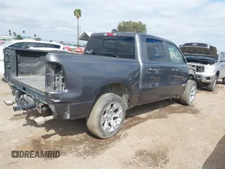 2019 Ram 1500 Big Horn z VIN 1C6RREFT3KN601556, wystawiony jako IAAI lot #41862219 z przebiegiem 110 706 mil mil oraz . Historia ofert i sprzedaży dostępna na DreamBid. Obrazek 4.