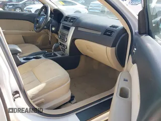 2010 Mercury Milan with VIN 3MEHM0HAXAR660714, listed as a IAAI auction lot 40714520 with 170,729 mi miles and . Bid and sale history available at DreamBid. Image 5.