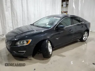 2015 Volvo S60 T5 Premier z VIN YV1612TK3F1357329, wystawiony jako Copart lot #50352055 z przebiegiem 120 442 mil mil oraz Szkoda całkowita • Salvage title. Historia ofert i sprzedaży dostępna na DreamBid. Obrazek 1.