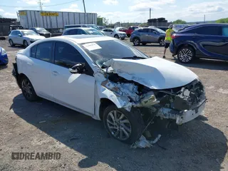 2013 Mazda 3 i Grand Touring z VIN JM1BL1WP1D1726847, wystawiony jako IAAI lot #42302876 z przebiegiem 158 837 mil mil oraz . Historia ofert i sprzedaży dostępna na DreamBid. Obrazek 1.