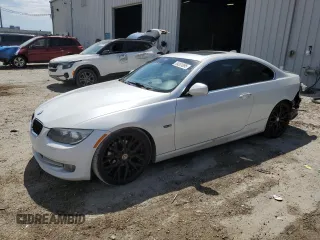 2013 BMW 3 Series 328i z VIN WBAKE5C56DJ106979, wystawiony jako Copart lot #54351895 z przebiegiem 152 163 mil mil oraz Szkoda całkowita • Salvage title. Historia ofert i sprzedaży dostępna na DreamBid. Obrazek 1.