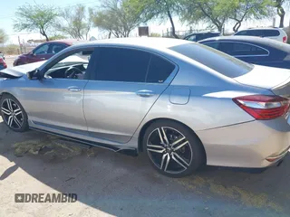2016 Honda Accord Sport z VIN 1HGCR2F55GA104359, wystawiony jako IAAI lot #42153846 z przebiegiem 116 961 mil mil oraz . Historia ofert i sprzedaży dostępna na DreamBid. Obrazek 15.