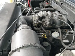 2002 Ford F-150 XL с VIN 1FTRF17252NB07277, выставлен на аукционе IAAI как лот 43047383 с пробегом Не указан миль и . История ставок и продаж доступна на DreamBid. Изображение 20.
