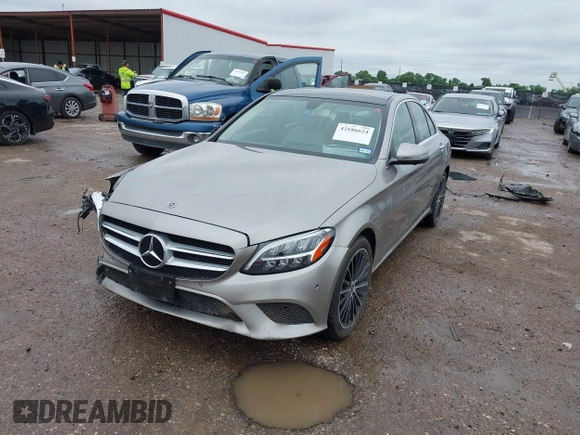 2019 Mercedes-Benz C 300 с VIN 55SWF8DBXKU315975, выставлен на аукционе IAAI как лот 42186624 с пробегом 32 459 миль миль и . История ставок и продаж доступна на DreamBid. Изображение 17.
