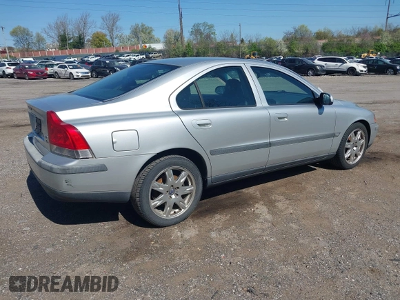 2003 Volvo S60 with VIN YV1RH59H632284355, listed as a IAAI auction lot 42033874 with 179,000 mi miles. Bid and sale history available at carsss.com. Image 4.