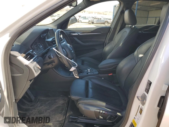 2018 BMW X1 xDrive28i z VIN WBXHT3C35J5K29010, wystawiony jako Copart lot #47537165 z przebiegiem 90 779 mil mil oraz Szkoda całkowita • Salvage title. Historia ofert i sprzedaży dostępna na DreamBid. Obrazek 7.