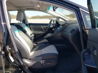 2010 Lexus HS 250h with VIN JTHBB1BA5A2027813, listed as a IAAI auction lot 42044072 with 147,818 mi miles. Bid and sale history available at carsss.com. Image 5.