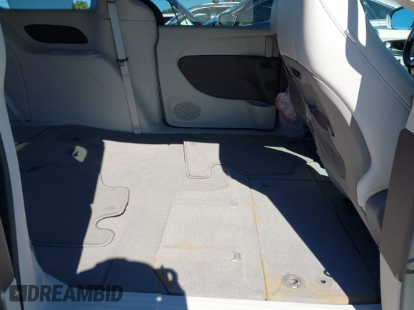2021 Chrysler Pacifica Touring L with VIN 2C4RC1BG3MR560234, listed as a IAAI auction lot 40926673 with 27,830 mi miles and . Bid and sale history available at DreamBid. Image 8.