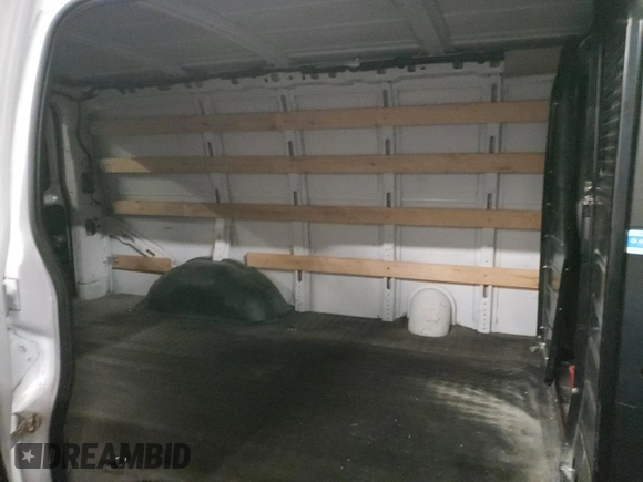 2020 GMC Savana Cargo z VIN 1GTW7AFG0L1264205, wystawiony jako Copart lot #84242264 z przebiegiem 48 273 mil mil oraz Szkoda całkowita • Salvage title. Historia ofert i sprzedaży dostępna na DreamBid. Obrazek 11.