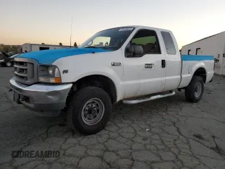 2002 Ford Super Duty F-250 XL with VIN 1FTNX21L22EB53135, listed as a Copart auction lot 78498424 with 320,511 mi miles and Salvage Title. Bid and sale history available at carsss.com. Image 1.