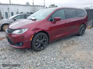 2020 Chrysler Pacifica Touring with VIN 2C4RC1FGXLR100447, listed as a IAAI auction lot 41514925 with 46,001 mi miles. Bid and sale history available at carsss.com. Image 2.