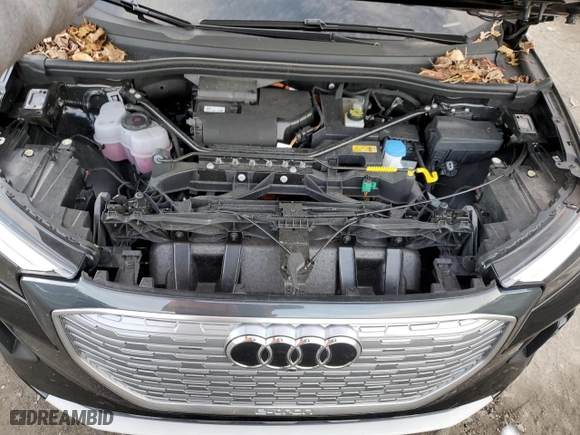 2022 Audi Q4 e-tron Premium Plus with VIN WA1H2BFZ2NP015011, listed as a Copart auction lot 83591204 with 14,918 mi miles and Salvage Title. Bid and sale history available at carsss.com. Image 12.