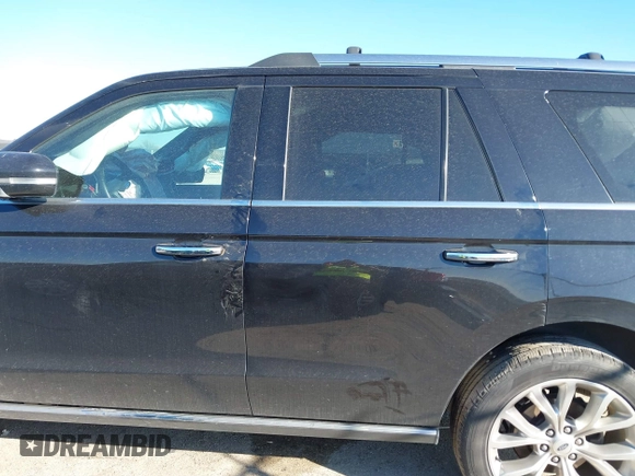 2019 Ford Expedition Limited with VIN 1FMJU1KT3KEA13543, listed as a IAAI auction lot 41130655 with 90,340 mi miles. Bid and sale history available at carsss.com. Image 14.