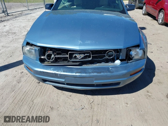 2007 Ford Mustang Deluxe with VIN 1ZVHT84N475331835, listed as a IAAI auction lot 41808427 with 154,968 mi miles and . Bid and sale history available at carsss.com. Image 6.