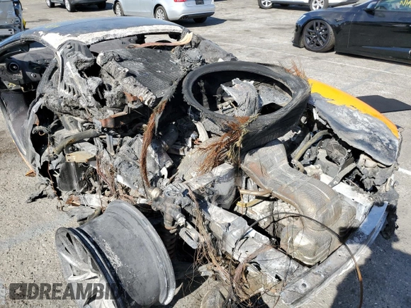 2019 McLaren 570S z VIN SBM13FAA4KW007983, wystawiony jako Copart lot #64694102 z przebiegiem Nie podano mil oraz . Historia ofert i sprzedaży dostępna na DreamBid. Obrazek 9.