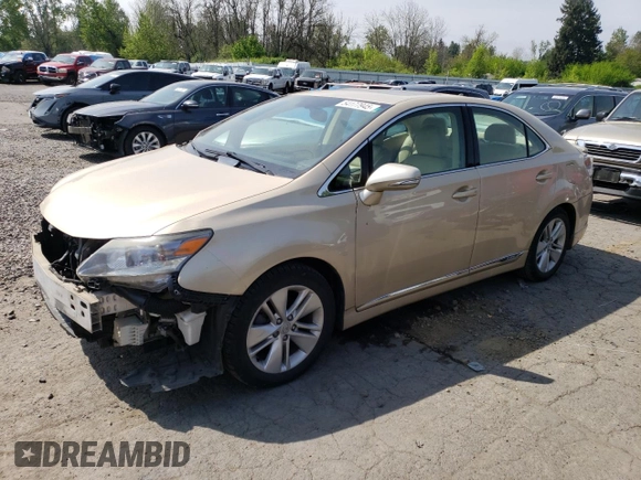 2010 Lexus HS 250h z VIN JTHBB1BA5A2005620, wystawiony jako Copart lot #54177945 z przebiegiem 158 023 mil mil oraz Szkoda całkowita • Salvage title. Historia ofert i sprzedaży dostępna na DreamBid. Obrazek 1.