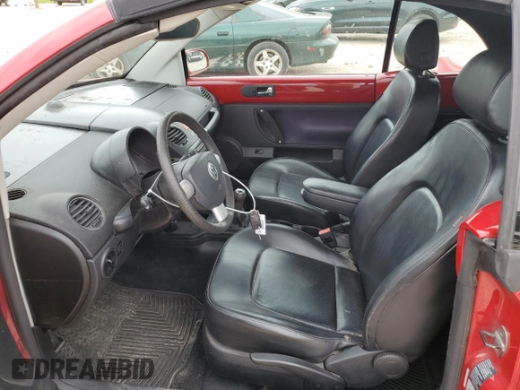 2006 Volkswagen Beetle z VIN 3VWRF31Y56M303323, wystawiony jako Copart lot #57955075 z przebiegiem 87 996 mil mil oraz Szkoda całkowita • Salvage title. Historia ofert i sprzedaży dostępna na DreamBid. Obrazek 7.