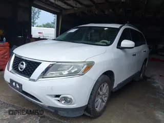2013 Nissan Pathfinder SV with VIN 5N1AR2MN0DC644822, listed as a IAAI auction lot 42442620 with 135,679 mi miles and . Bid and sale history available at DreamBid. Image 2.