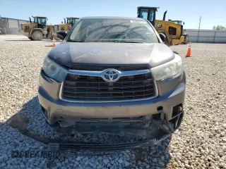 2015 Toyota Highlander LE Plus z VIN 5TDZKRFH4FS051610, wystawiony jako Copart lot #53880115 z przebiegiem 138 014 mil mil oraz Szkoda całkowita • Salvage title. Historia ofert i sprzedaży dostępna na DreamBid. Obrazek 5.