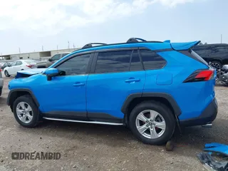 2021 Toyota RAV4 XLE with VIN 2T3W1RFV3MW164777, listed as a IAAI auction lot 41708032 with 76,854 mi miles. Bid and sale history available at carsss.com. Image 15.