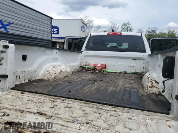 2018 Ram 2500 Tradesman with VIN 3C6UR5HJ4JG288501, listed as a Copart auction lot 52816565 with 128,905 mi miles and Clean title. Bid and sale history available at DreamBid. Image 10.
