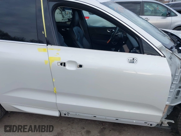 2021 Volvo XC60 Momentum z VIN YV4102DK3M1700720, wystawiony jako IAAI lot #41087871 z przebiegiem 39 385 mil mil oraz . Historia ofert i sprzedaży dostępna na DreamBid. Obrazek 19.