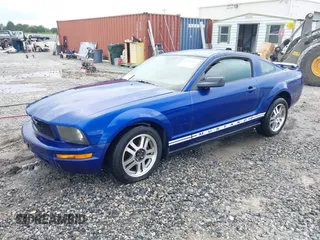 2005 Ford Mustang Deluxe with VIN 1ZVFT80N555143979, listed as a IAAI auction lot 42502001 with 201,721 mi miles and . Bid and sale history available at DreamBid. Image 2.