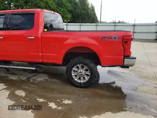 2018 Ford F-250 XL z VIN 1FT7W2B6XJEC16792, wystawiony jako Copart lot #54939215 z przebiegiem 130 610 mil mil oraz Szkoda całkowita • Salvage title. Historia ofert i sprzedaży dostępna na DreamBid. Obrazek 14.
