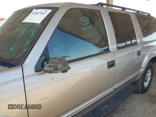 1999 GMC Suburban with VIN 3GKFK16R8XG501843, listed as a IAAI auction lot 42467263 with Not provided miles and . Bid and sale history available at DreamBid. Image 6.