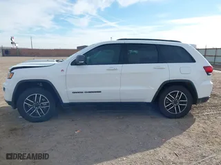 2019 Jeep Grand Cherokee Trailhawk with VIN 1C4RJFLG7KC726830, listed as a IAAI auction lot 41448850 with 97,218 mi miles. Bid and sale history available at carsss.com. Image 14.
