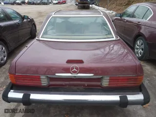 1988 Mercedes-Benz 560 Series 560SL with VIN WDBBA48D0JA077921, listed as a IAAI auction lot 41450795 with 155,749 mi miles. Bid and sale history available at carsss.com. Image 16.