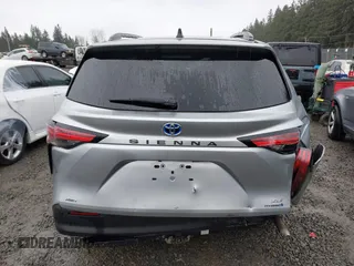 2021 Toyota Sienna XLE with VIN 5TDJSKFC8MS037697, listed as a IAAI auction lot 41711070 with 29,198 mi miles. Bid and sale history available at carsss.com. Image 16.