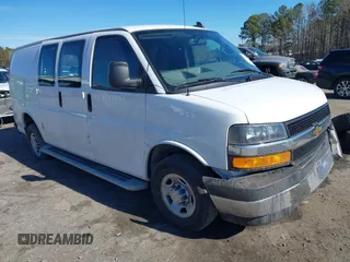 2022 Chevrolet Express Cargo Van with VIN 1GCWGAFP7N1202626, listed as a IAAI auction lot 41423233 with 31,257 mi miles. Bid and sale history available at carsss.com. Image 1.