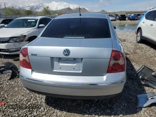 2001 Volkswagen Passat GLS z VIN WVWPD63B21P297672, wystawiony jako Copart lot #53581675 z przebiegiem 247 623 mil mil oraz Szkoda całkowita • Salvage title. Historia ofert i sprzedaży dostępna na DreamBid. Obrazek 6.