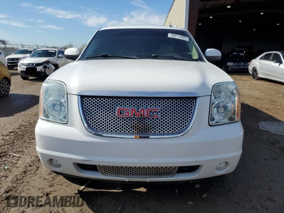 2011 GMC Yukon XL Denali with VIN 1GKS1MEF8BR359853, listed as a Copart auction lot 88512005 with 207,749 mi miles and Salvage Title. Bid and sale history available at carsss.com. Image 5.