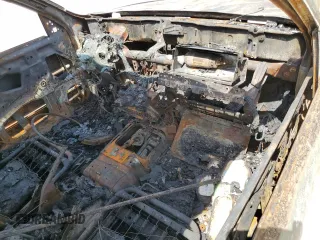 2001 Isuzu Rodeo S z VIN 4S2CK58W114309312, wystawiony jako Copart lot #56409955 z przebiegiem Nie podano mil oraz Nie do naprawy • Non repairable. Historia ofert i sprzedaży dostępna na DreamBid. Obrazek 8.