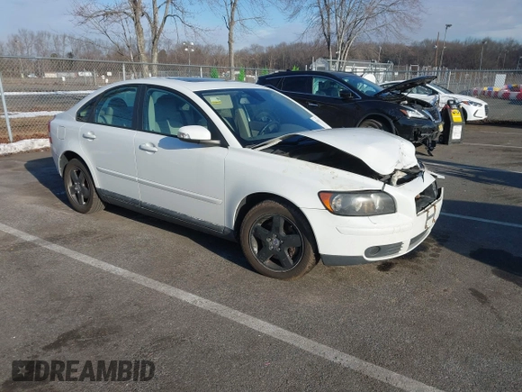 2007 Volvo S40 2.5L Turbo with VIN YV1MH682172304630, listed as a IAAI auction lot 41341542 with 133,594 mi miles. Bid and sale history available at carsss.com. Image 1.