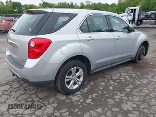 2013 Chevrolet Equinox LS z VIN 2GNFLCEK5D6281875, wystawiony jako IAAI lot #42390701 z przebiegiem 218 296 mil mil oraz . Historia ofert i sprzedaży dostępna na DreamBid. Obrazek 4.