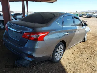 2019 Nissan Sentra S z VIN 3N1AB7AP2KY333766, wystawiony jako IAAI lot #41593714 z przebiegiem 79 811 mil mil oraz . Historia ofert i sprzedaży dostępna na DreamBid. Obrazek 4.
